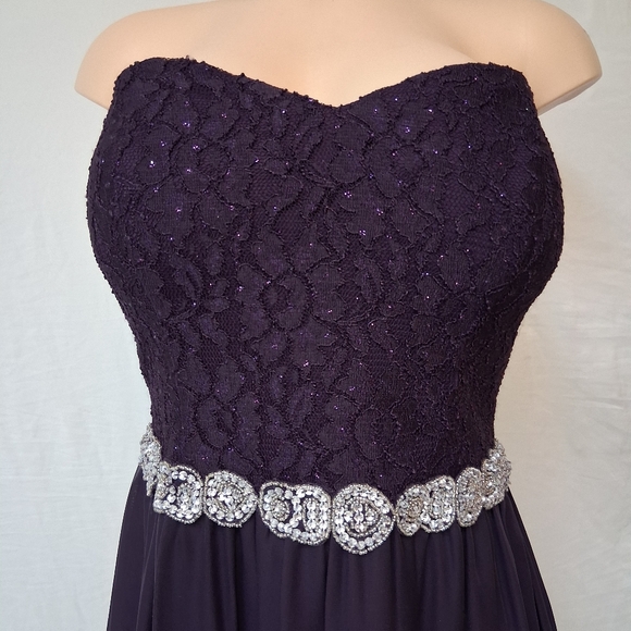 Speechless Dark Purple Strapless Dress Perfect for formal events. - Picture 5 of 17
